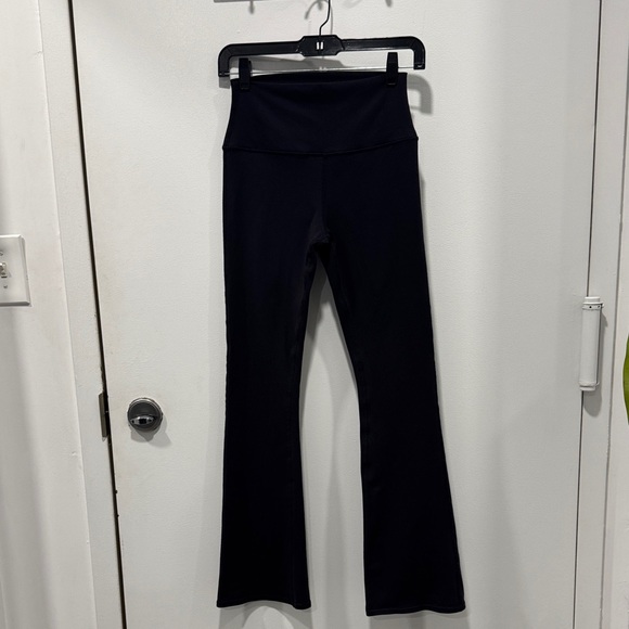 ALO Yoga Airbrush High-Waist Bootcut Legging - Picture 6 of 14